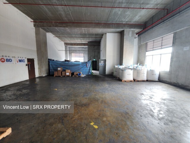 Warehouse at Tuas Ave 6m ceiling 20kn 3 cargo lift low psf (D22), Warehouse #428011911